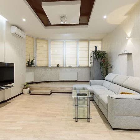 Apartment On Dragomirova Kiev Buitenkant foto