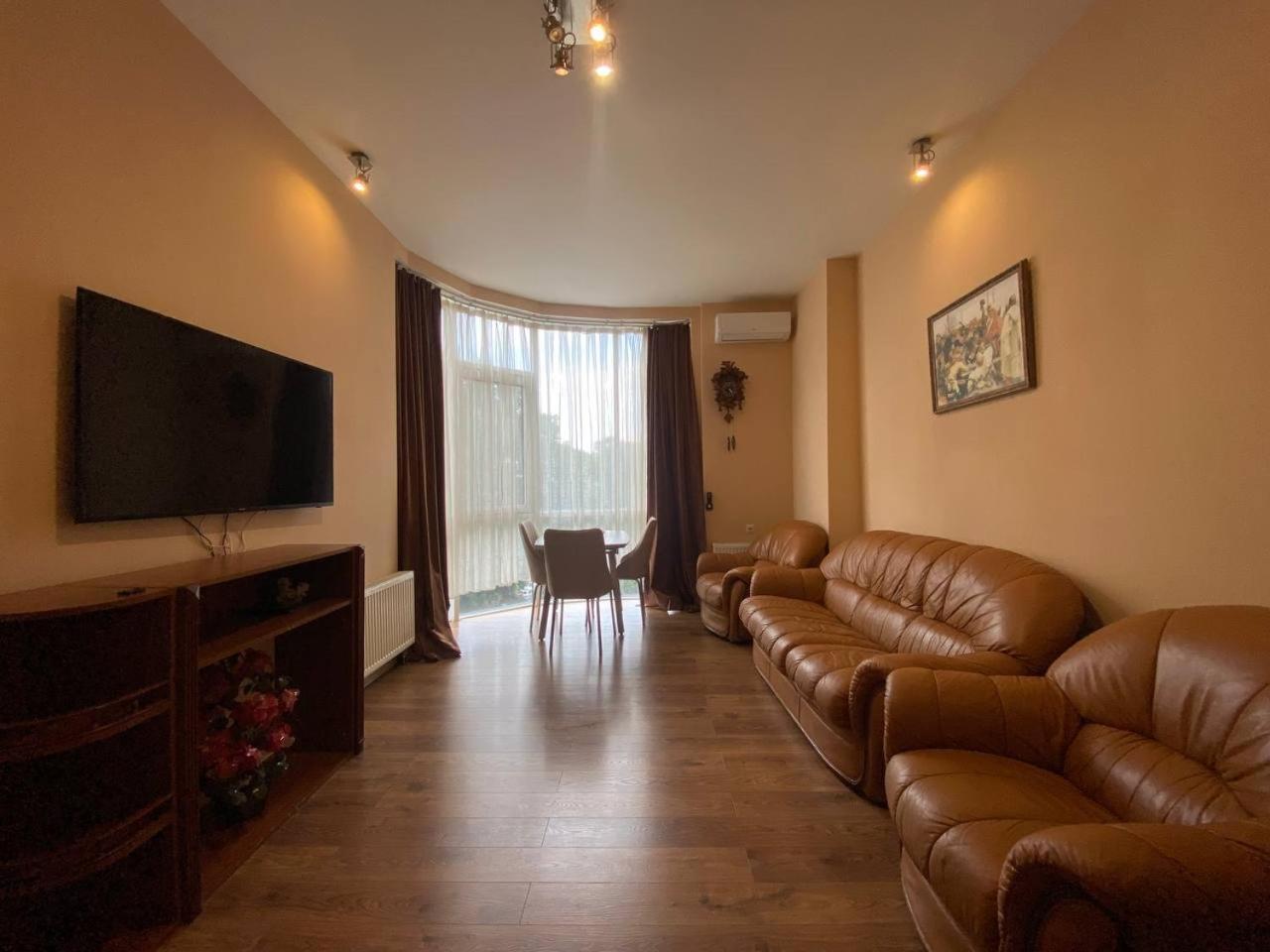 Apartment On Dragomirova Kiev Buitenkant foto