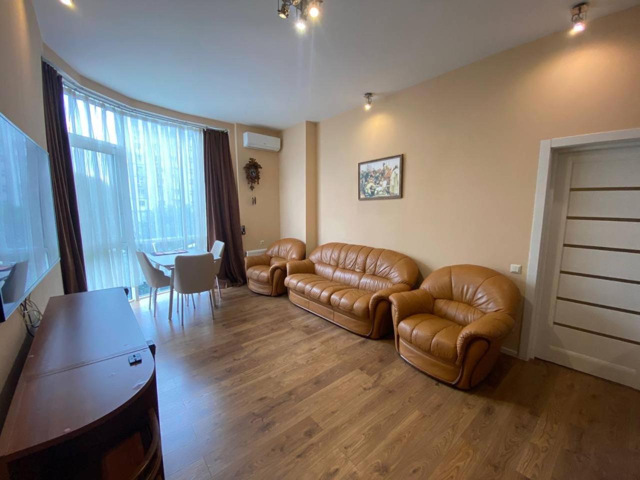 Apartment On Dragomirova Kiev Buitenkant foto