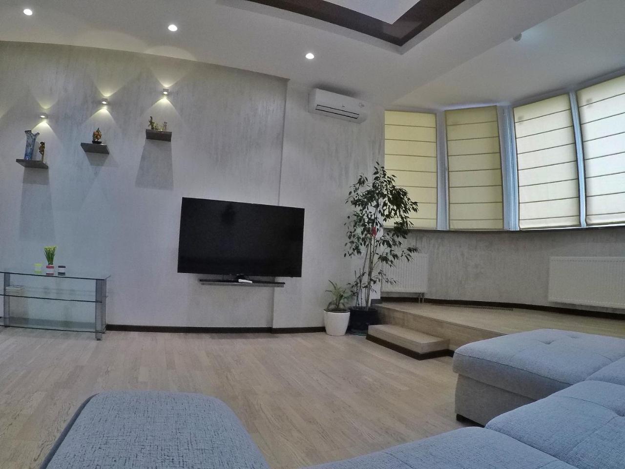 Apartment On Dragomirova Kiev Buitenkant foto